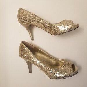 Guess Gold Glitter Metallic Peep-Toe Pump  size 7.5